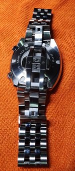 8 Caseback.jpg