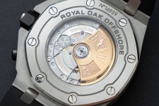 9caseback.jpg